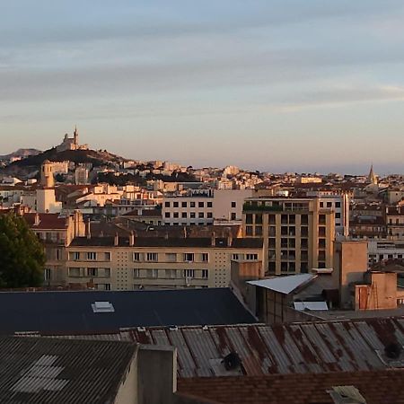 Sublime 2 Pieces Vue Incroyable Mer Et Tout Les Monuments De Marseille Exterior photo