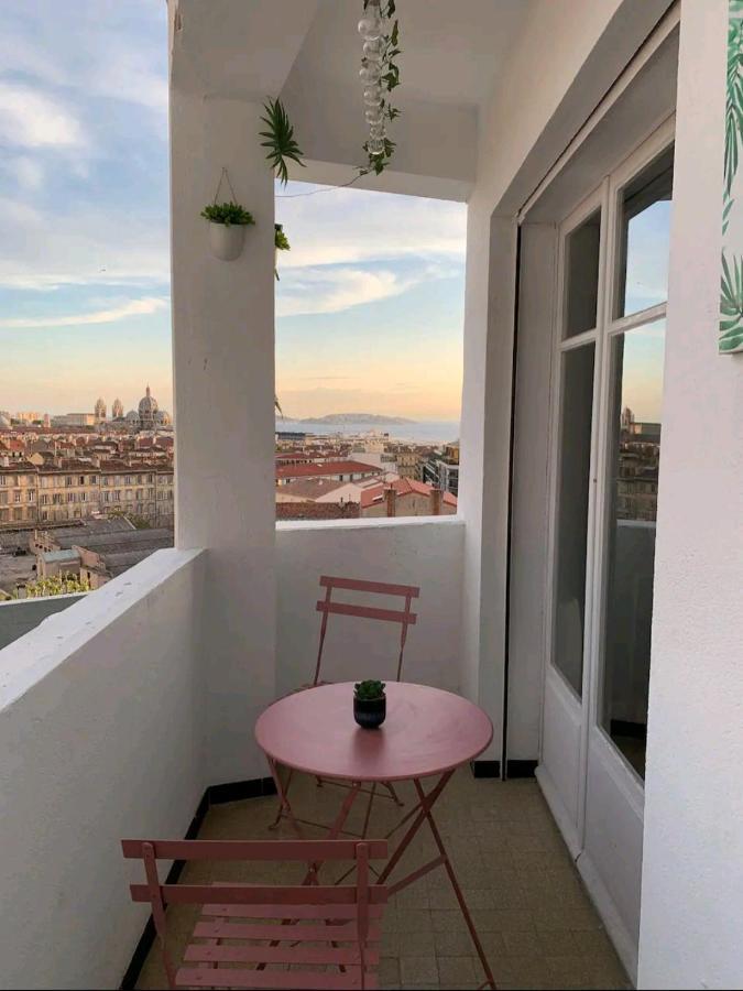 Sublime 2 Pieces Vue Incroyable Mer Et Tout Les Monuments De Marseille Exterior photo